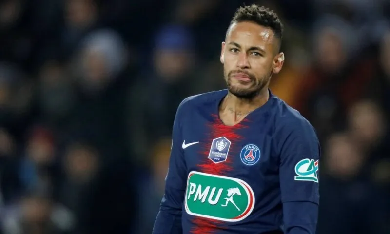 O atacante tem vínculo com o clube francês até 2025.