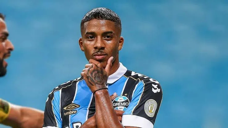 Jogador tinha acabado de se transferir do Grêmio