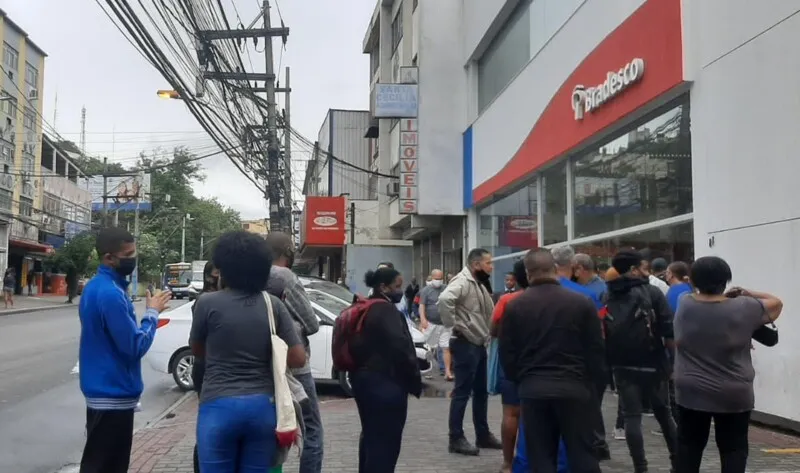 Alguns locais terão o horário de funcionamento alterado