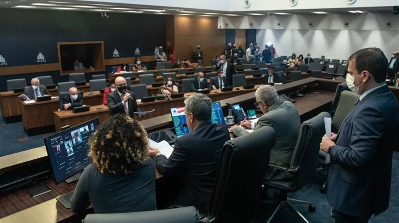 O texto também precisa ser regulamentado pelo Governo do Estado