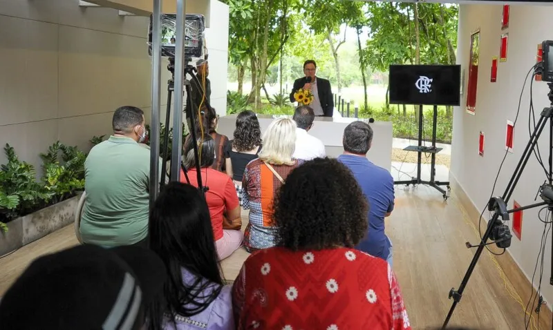 O vice-presidente-geral do clube, Rodrigo Dunshee de Abranches, esteve no local