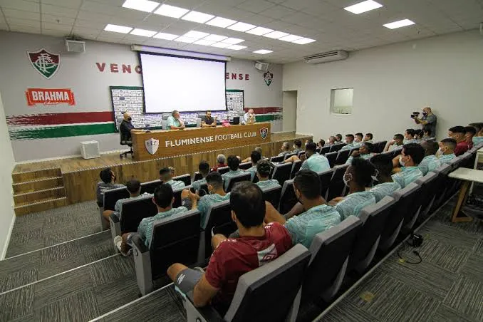 Elenco tricolor teve o primeiro contato com o novo treinador Abel Braga