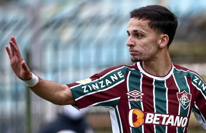 Gabriel Teixeira subiu para o profissional do Flu em 2021