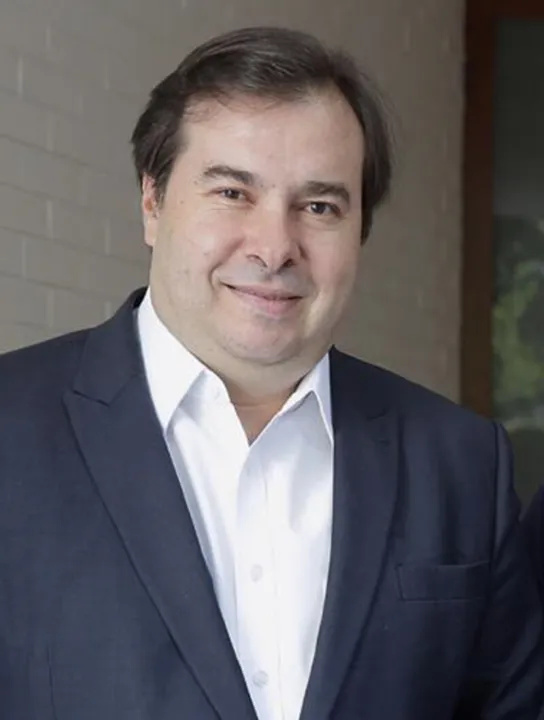 Rodrigo Maia se filia ao PSDB
