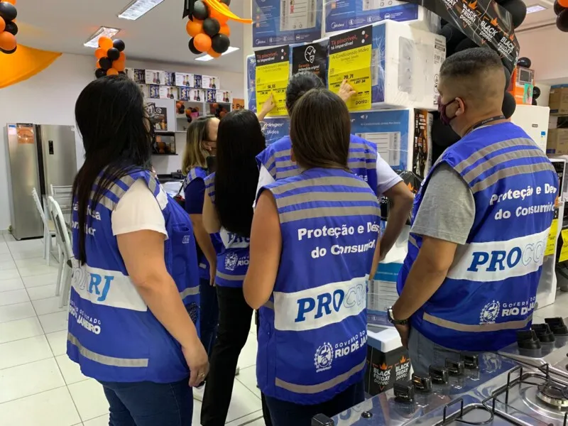  Os servidores irão acompanhar em tempo real as queixas dos consumidores