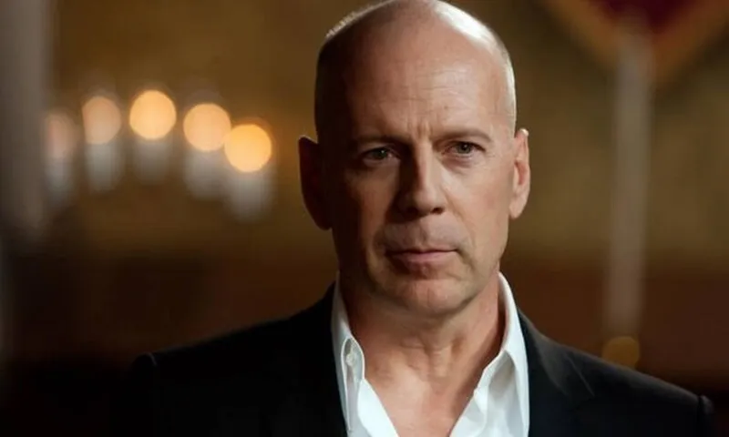 Bruce Willis pausou a carreira de ator para tratar uma afasia