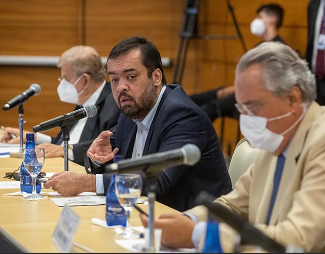 Reunião híbrida com governador e secretariado