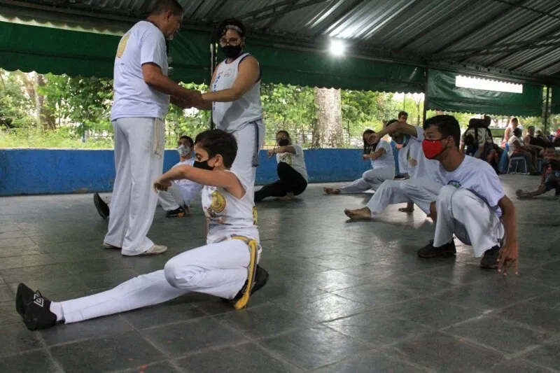 O projeto, que faz parte da Associação de Capoeira Negrinho de Sinhá VII