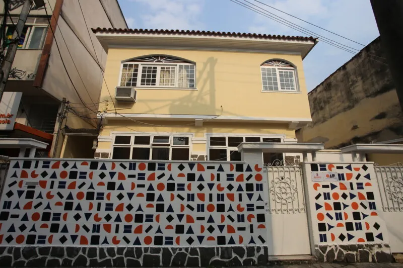 A CAF está localizada na Rua Visconde do Uruguai, 300, Centro de Niterói
