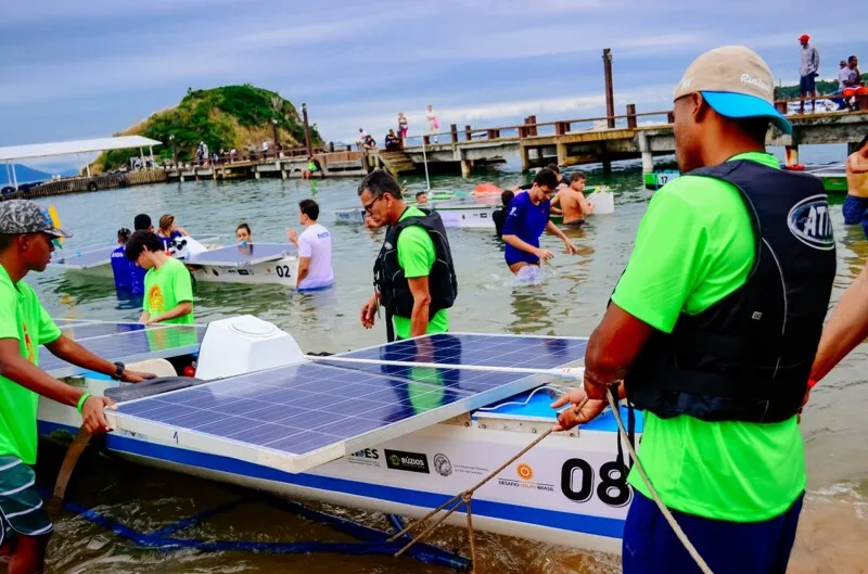 Serão 15 equipes, que estarão competindo para descobrir quem tem o melhor desempenho e domínio sobre a montagem e construção de embarcações movidas a energia solar