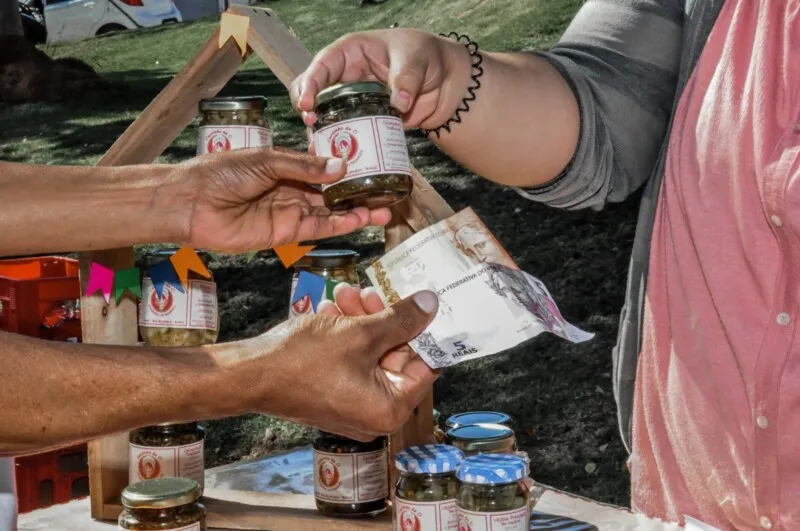 Feira acontece nesta quinta-feira (25) na 'Praça Alarico Antunes'