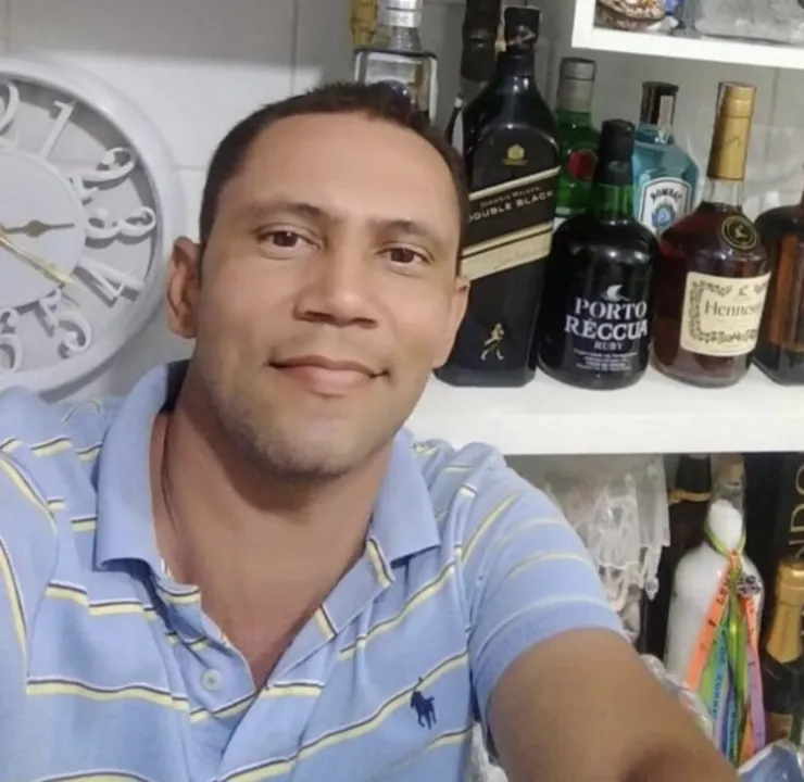 O homem tem 45 anos e é motorista de aplicativo 