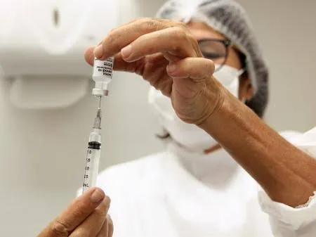 No início da semana Eduardo Paes mandou comprar vacinas da Pfizer para crianças