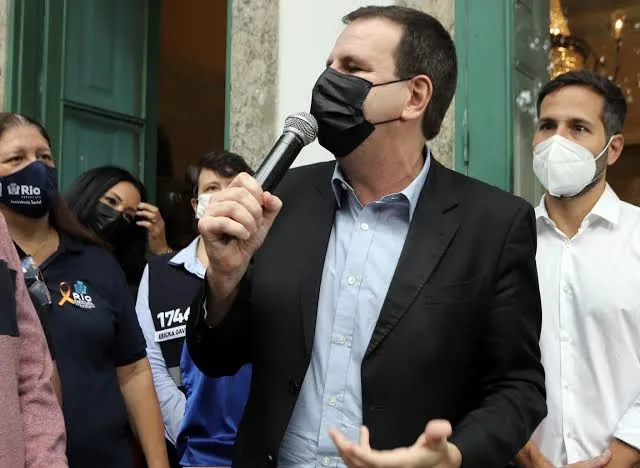 Paes reforçou a importância da vacina para crianças