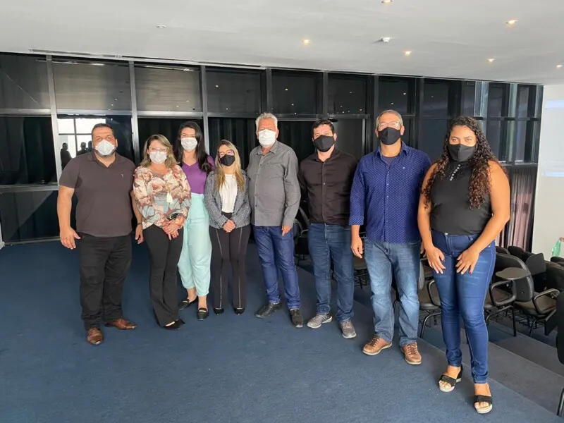 Uma equipe da Prefeitura foi até a sede do Banco E-dinheiro, em Niterói, para realizar um treinamento