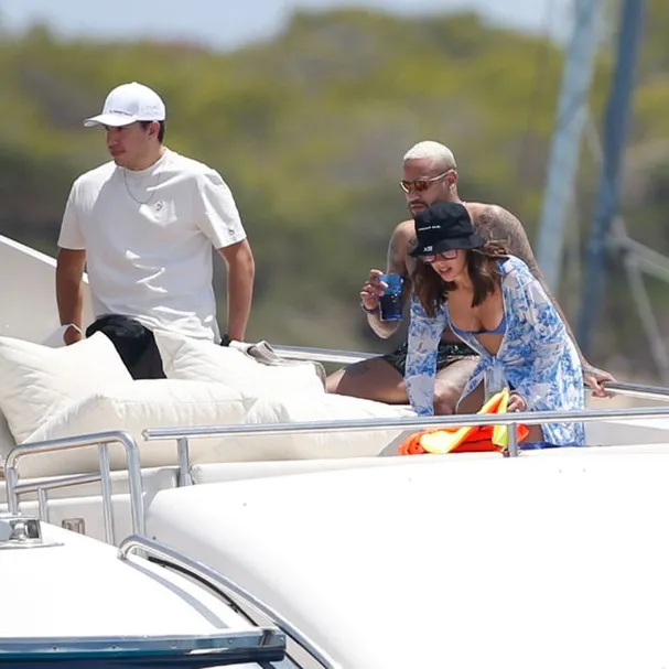 Neymar aproveita verão europeu