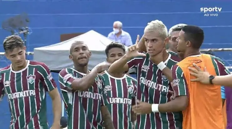 Fluminense venceu de virada por 3 a 2