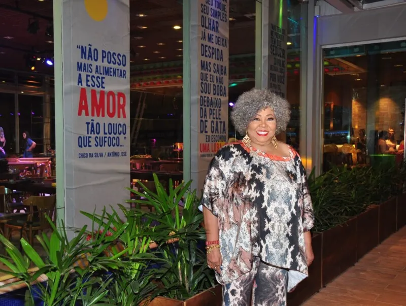 Alcione inaugyra nova casa de shows 