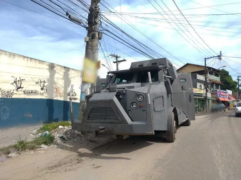 Blindados estão sendo usados na operação 