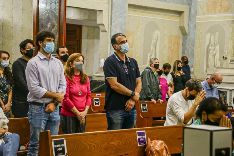Missa reniu parentes e amigos na Igreja Nossa Senhora das Dores, no Ingá 