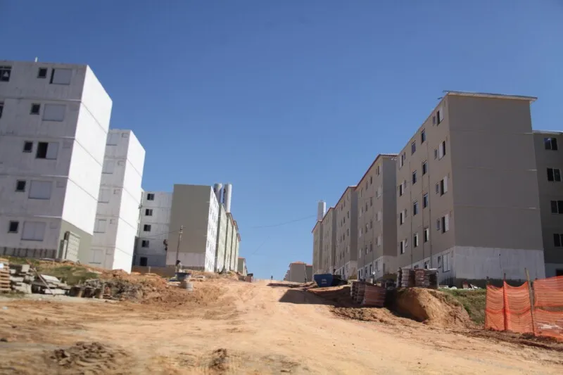 O programa habitacional Casa Verde e Amarela, do Ministério de Desenvolvimento Regional, antigo Minha Casa Minha Vida, visa garantir à população acesso a uma moradia digna