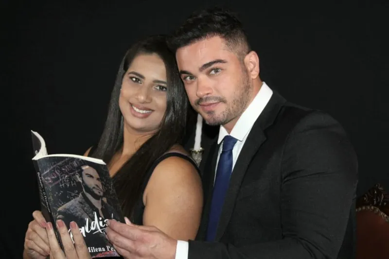 Escritora Milena Pereira e ator Sidney Sampaio