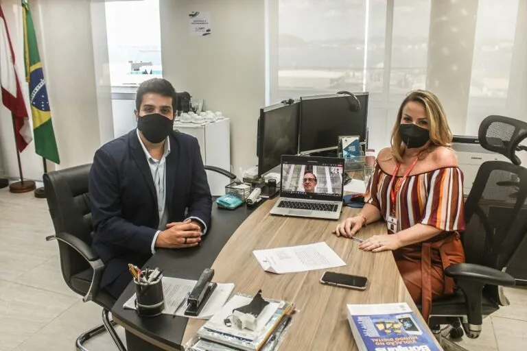 Devido a pandemia do coronavírus, os atendimentos precisam ser agendados pelo Zap da Cidadania pelo número (21) 96992-9577
