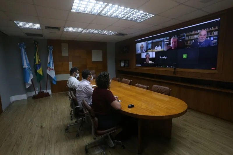 Decisão foi tomada nesta quarta-feira, após reunião com o Comitê científico