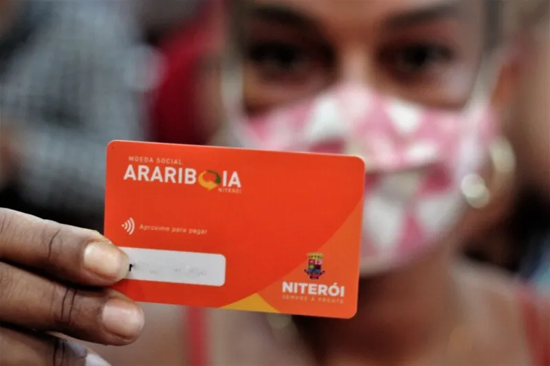 Os beneficiários que ainda não tenham retirado o cartão, podem pegá-lo de segunda a sexta-feira, de 9h às 17h