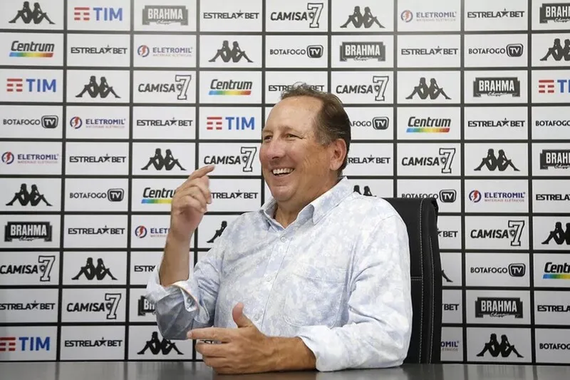 John Textor é dono de 90% do futebol do Botafogo