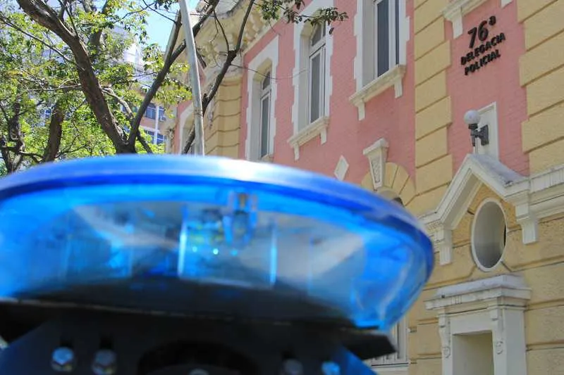 Caso foi registrado na 76ª DP, no Centro de Niterói