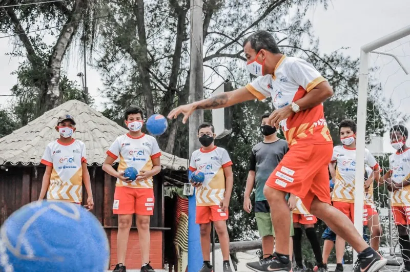 O programa é uma iniciativa da ONG Instituto de Desenvolvimento do Esporte e Cultura (IDEC), em parceria com a Prefeitura de Itaboraí