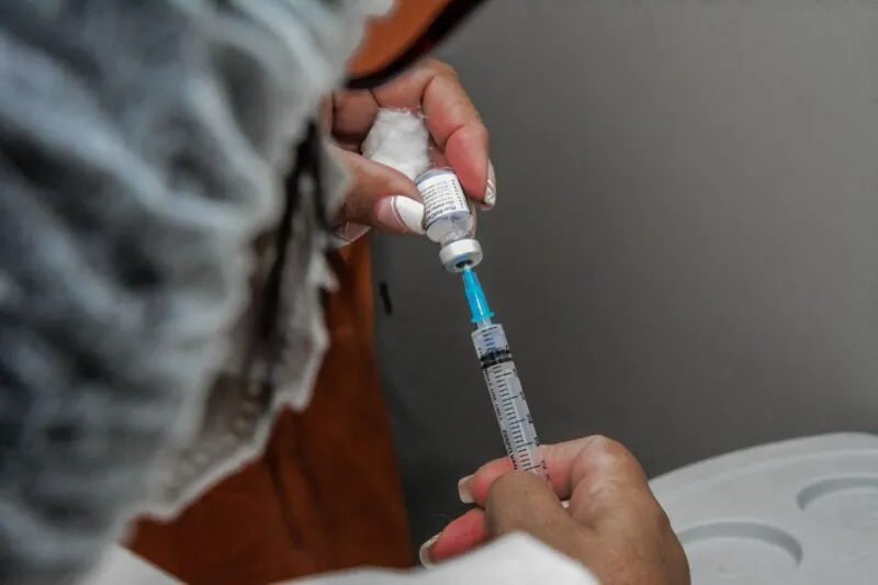 Itaboraí antecipa aplicação da 2ª dose da vacina da Pfizer para 21 dias