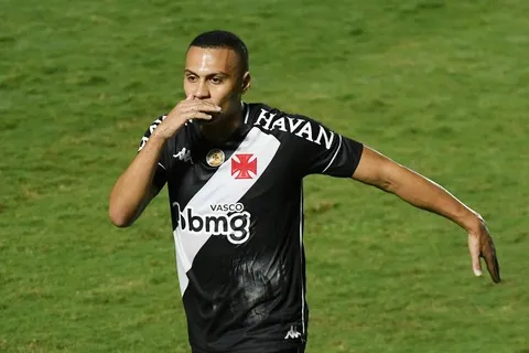 Léo Jabá fez o único gol da partida 