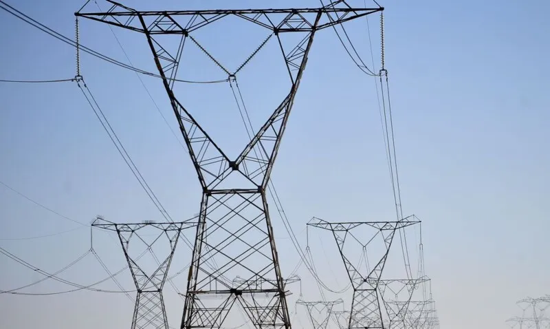 Estiagem gera crise na geração de energia elétrica no Brasil