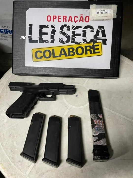 Os três foram levados para a 41ªDP