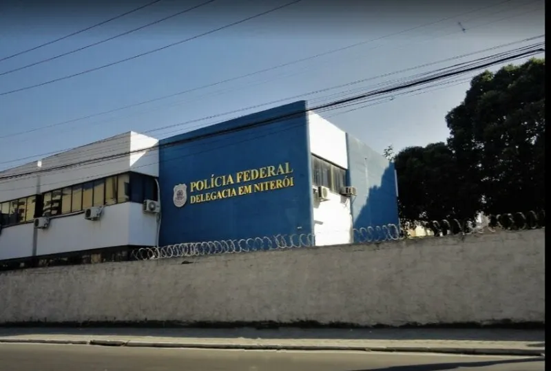 Na ação de hoje, cerca de 20 policiais federais cumprem 4 mandados de busca e apreensão