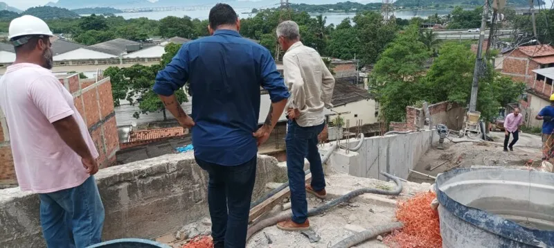O prefeito Capitão Nelson acompanhou a obra 