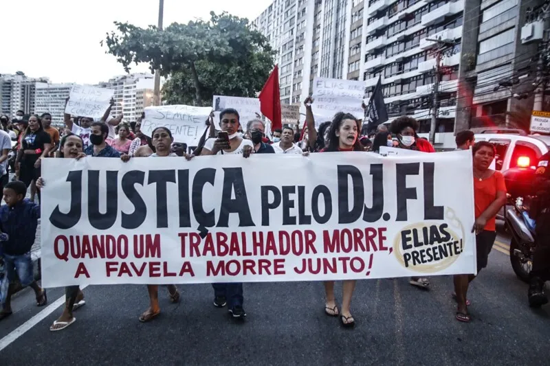 Manifestantes pedem paz e justiça após morte do jovem Elias, de 24 anos