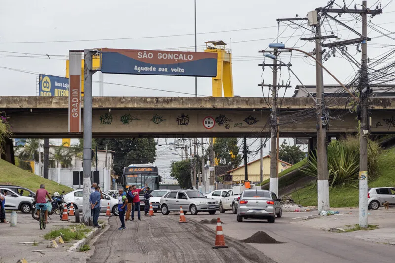 O objetivo é que o programa de pavimentação seja realizado em 54 vias da cidade