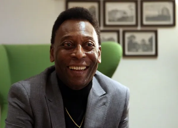 Pelé continuará o tratamento do tumor no cólon
