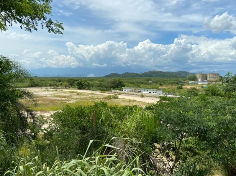 Área de lazer está completamente abandonada 