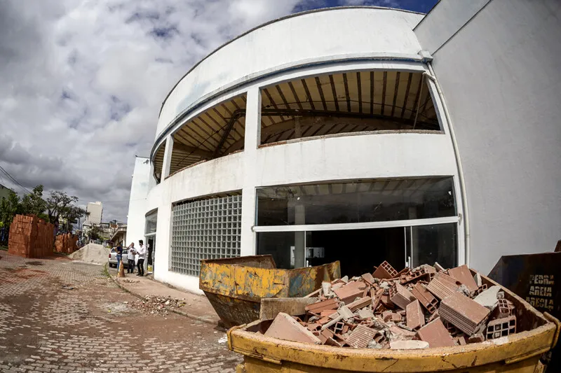  Desejada por gonçalenses há mais de dez anos, a policlínica do bairro Vila Três, finalmente, será entregue à população