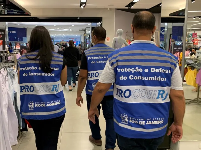 O Código de Defesa do Consumidor não obriga a loja física a efetuar troca de produtos por gosto ou tamanho