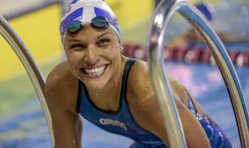 Maria Carolina conquista bronze histórico nos 100m costas da classe S12