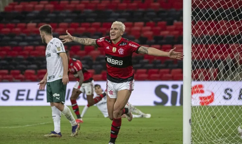 Pedro marca contra o Palmeiras e garante vitória do Flamengo na primeira rodada do Brasileirão 2021