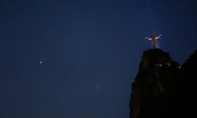 Cometa tem magnitude de luminosidade estimada em 2,5