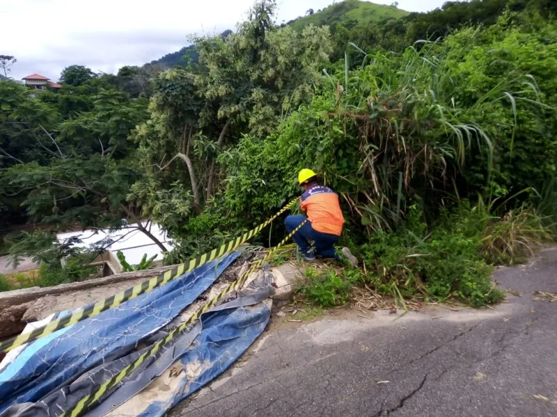 Foram registrados deslizamentos e diversos pontos de alagamento no município