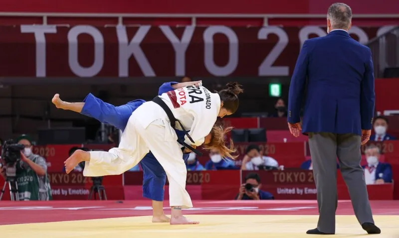 Alana Maldonado vence Ina Kaldan para conquistar ouro inédito para o Brasil