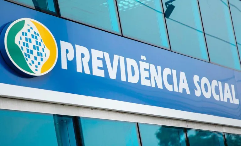Atualmente, 1,6 milhão de pedidos aguardam análise